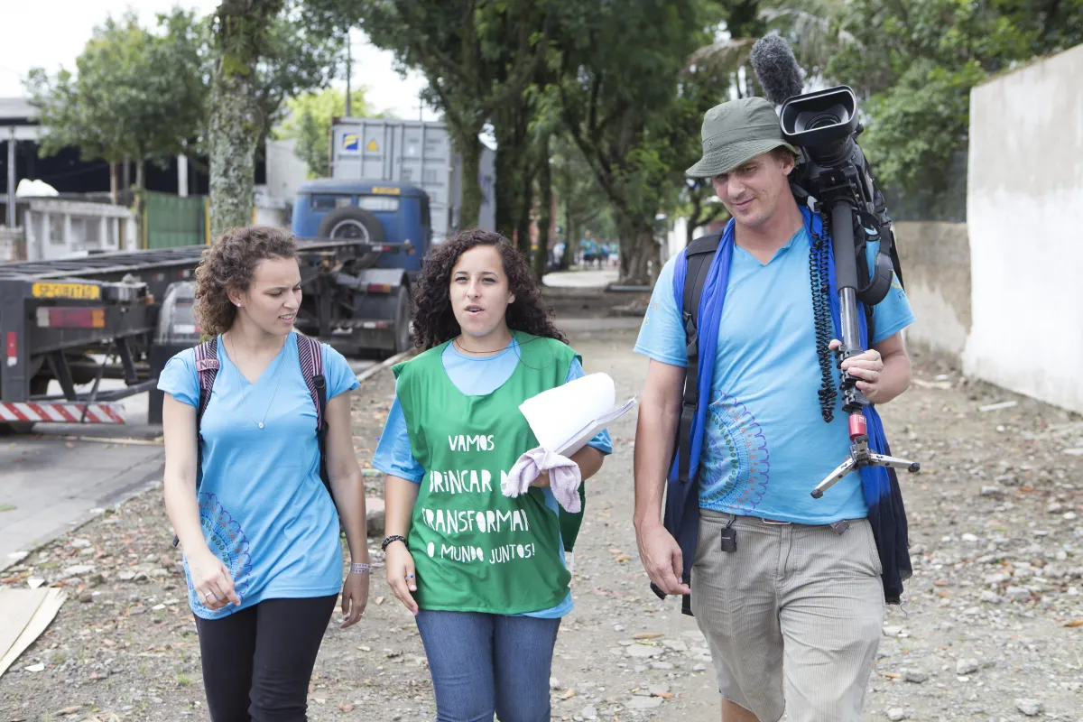 De volta ao território: reconhecer o que já existe, quadra por quadra.