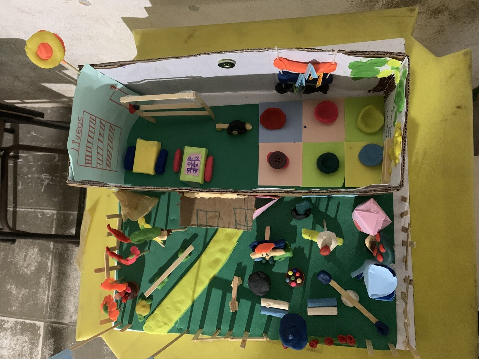 Maquete da Biblioteca dos Pilões feita pela comunidade